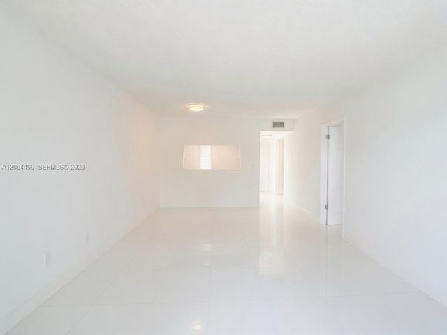 1201 Hillcrest Ct 205, Hollywood, FL 33021