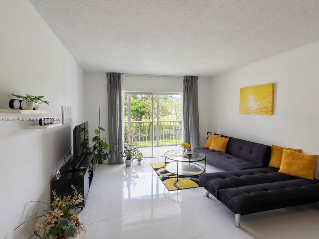 1201 Hillcrest Ct 205, Hollywood, FL 33021
