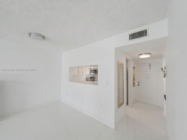 1201 Hillcrest Ct 205, Hollywood, FL 33021
