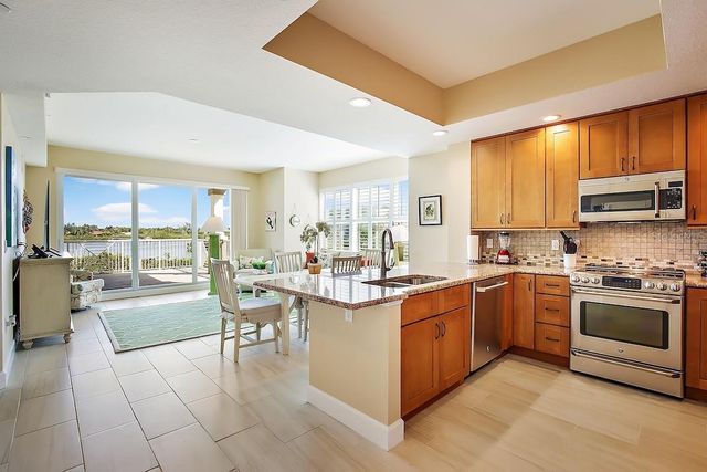 19519 GULF BOULEVARD 206, Indian Shores, FL 33785