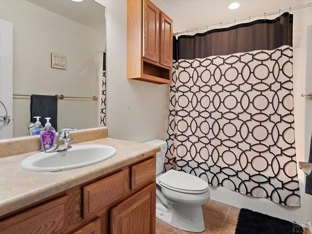 1479 N Moonbeam Dr, Pueblo, CO 81007