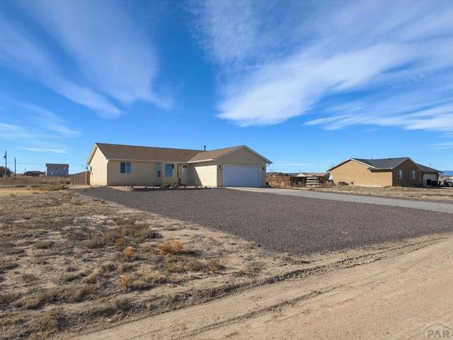 1479 N Moonbeam Dr, Pueblo, CO 81007