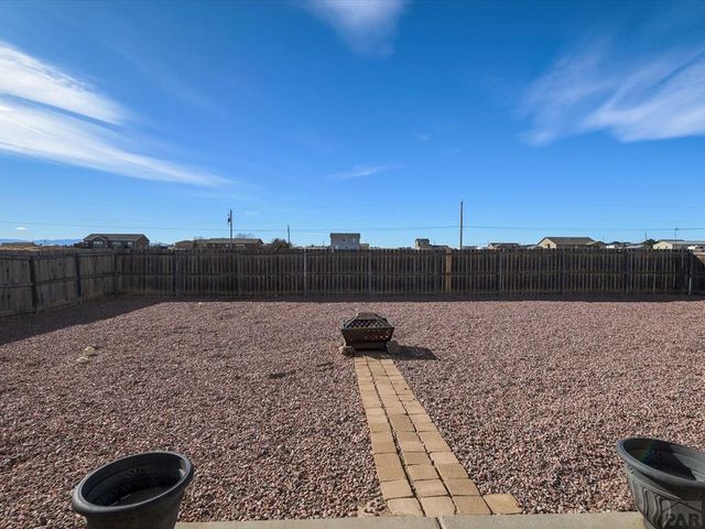 1479 N Moonbeam Dr, Pueblo, CO 81007