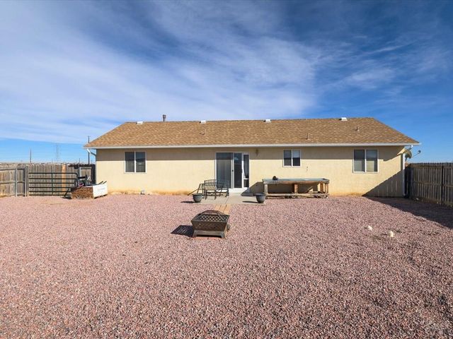 1479 N Moonbeam Dr, Pueblo, CO 81007