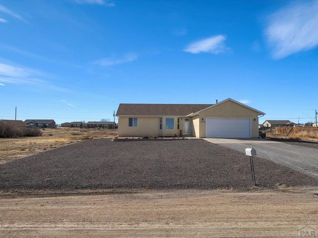 1479 N Moonbeam Dr, Pueblo, CO 81007