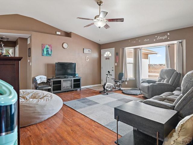 1479 N Moonbeam Dr, Pueblo, CO 81007