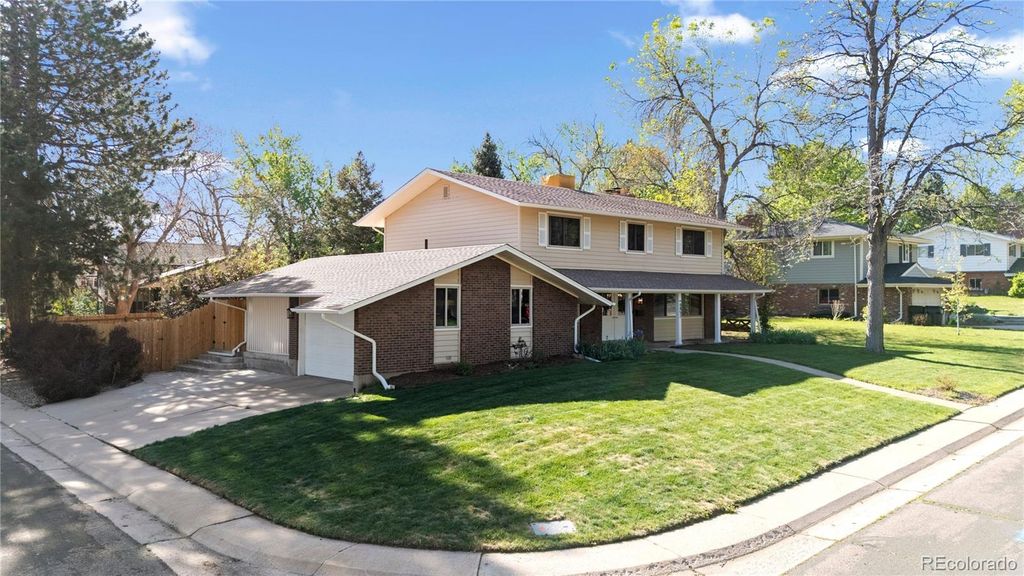 6852 S Spotswood Street, Littleton, CO 80120
