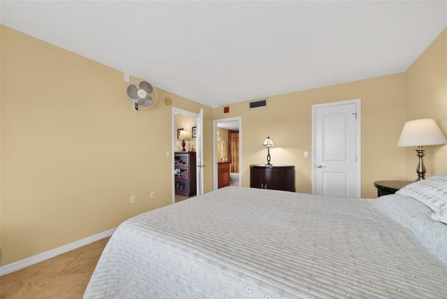 800 BENJAMIN FRANKLIN DRIVE 509, Sarasota, FL 34236