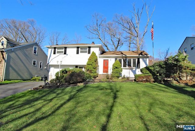 73 Winchester Road, Livingston, NJ 07039