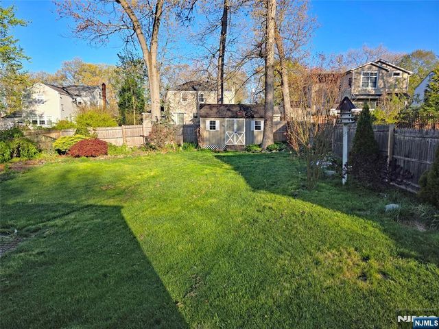 73 Winchester Road, Livingston, NJ 07039