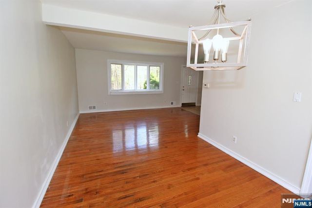 73 Winchester Road, Livingston, NJ 07039