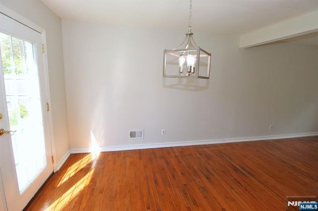 73 Winchester Road, Livingston, NJ 07039