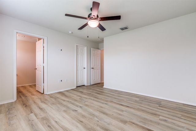 1337 Waggoner Drive, Aubrey, TX 76227