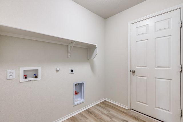1337 Waggoner Drive, Aubrey, TX 76227