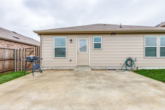 1337 Waggoner Drive, Aubrey, TX 76227