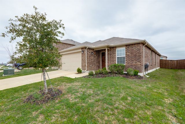 1337 Waggoner Drive, Aubrey, TX 76227