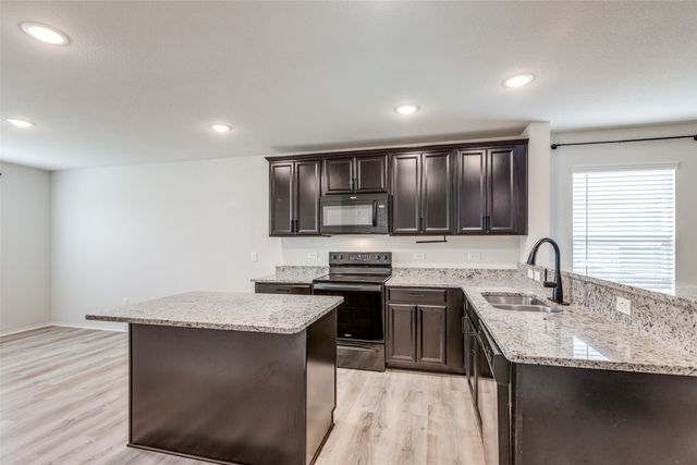 1337 Waggoner Drive, Aubrey, TX 76227