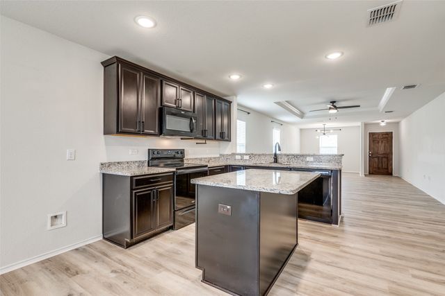 1337 Waggoner Drive, Aubrey, TX 76227
