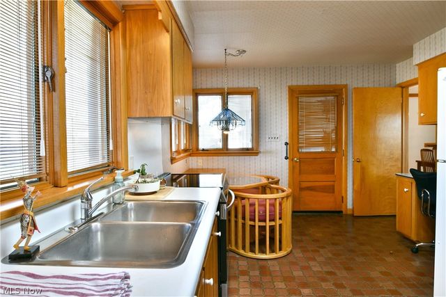 2521 Jennifer Drive, Poland, OH 44514