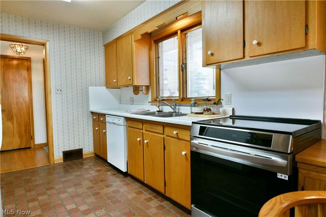 2521 Jennifer Drive, Poland, OH 44514