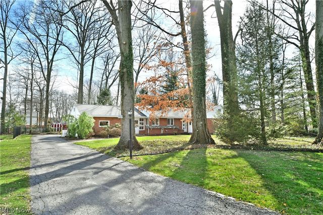 2521 Jennifer Drive, Poland, OH 44514
