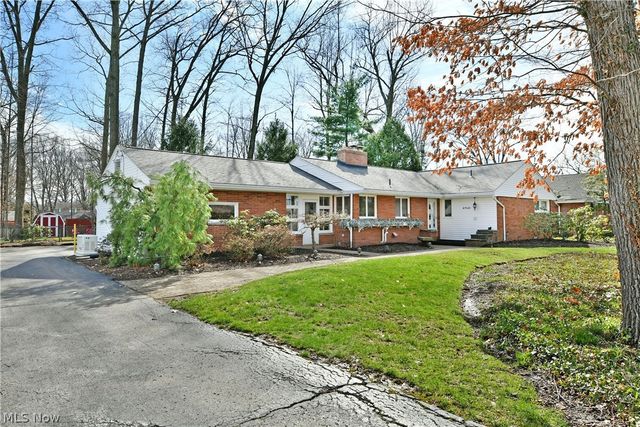 2521 Jennifer Drive, Poland, OH 44514