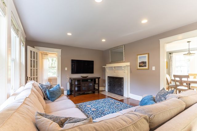 17 Charles Street, Walpole, MA 02082