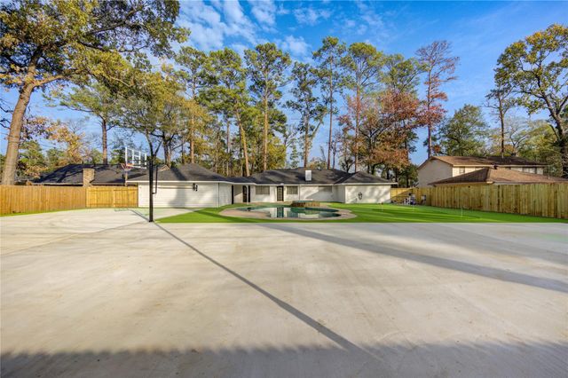 25607 Spring Ridge Drive, Spring, TX 77386