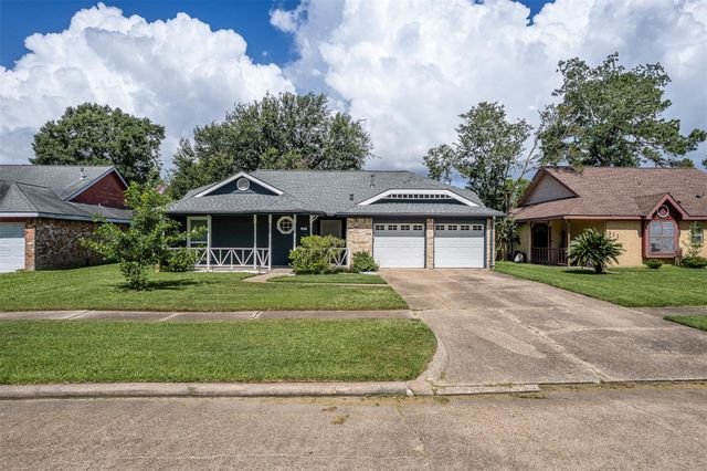 307 Enfield Drive, Highlands, TX 77562