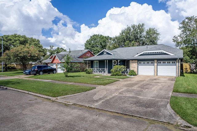 307 Enfield Drive, Highlands, TX 77562