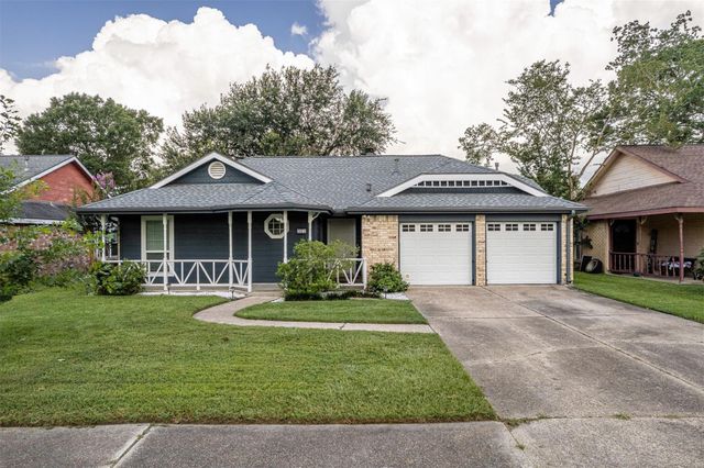 307 Enfield Drive, Highlands, TX 77562