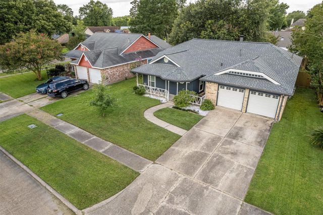 307 Enfield Drive, Highlands, TX 77562