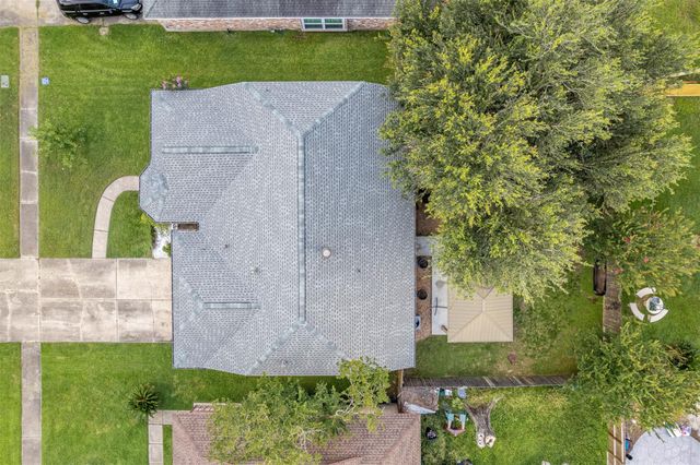 307 Enfield Drive, Highlands, TX 77562