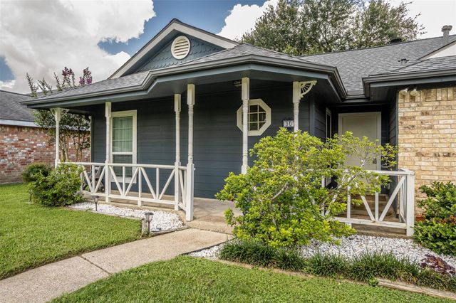 307 Enfield Drive, Highlands, TX 77562