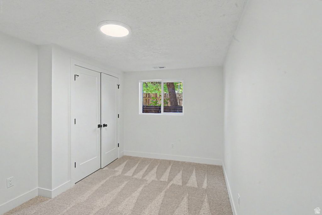 Image 13 of property listing at 1228 E NORTH EDEN CIR, Sandy, UT 84094