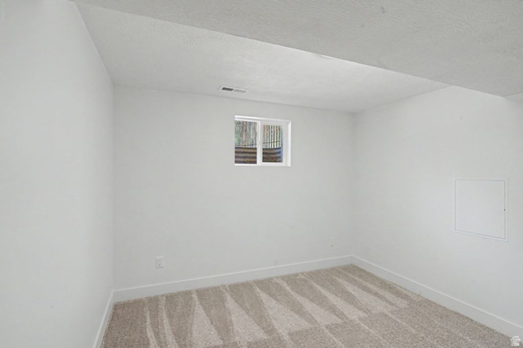 Image 15 of property listing at 1228 E NORTH EDEN CIR, Sandy, UT 84094