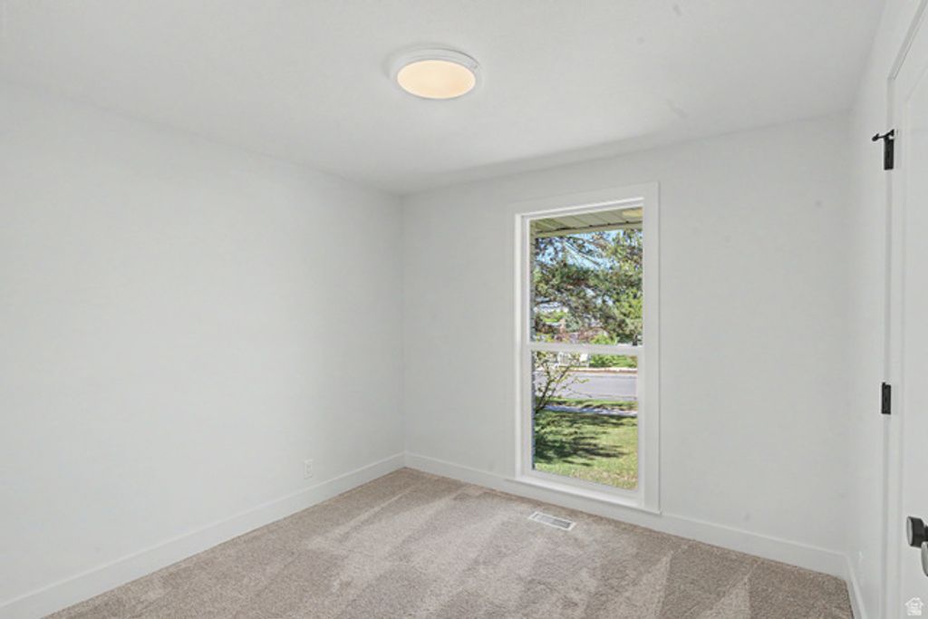 Image 16 of property listing at 1228 E NORTH EDEN CIR, Sandy, UT 84094