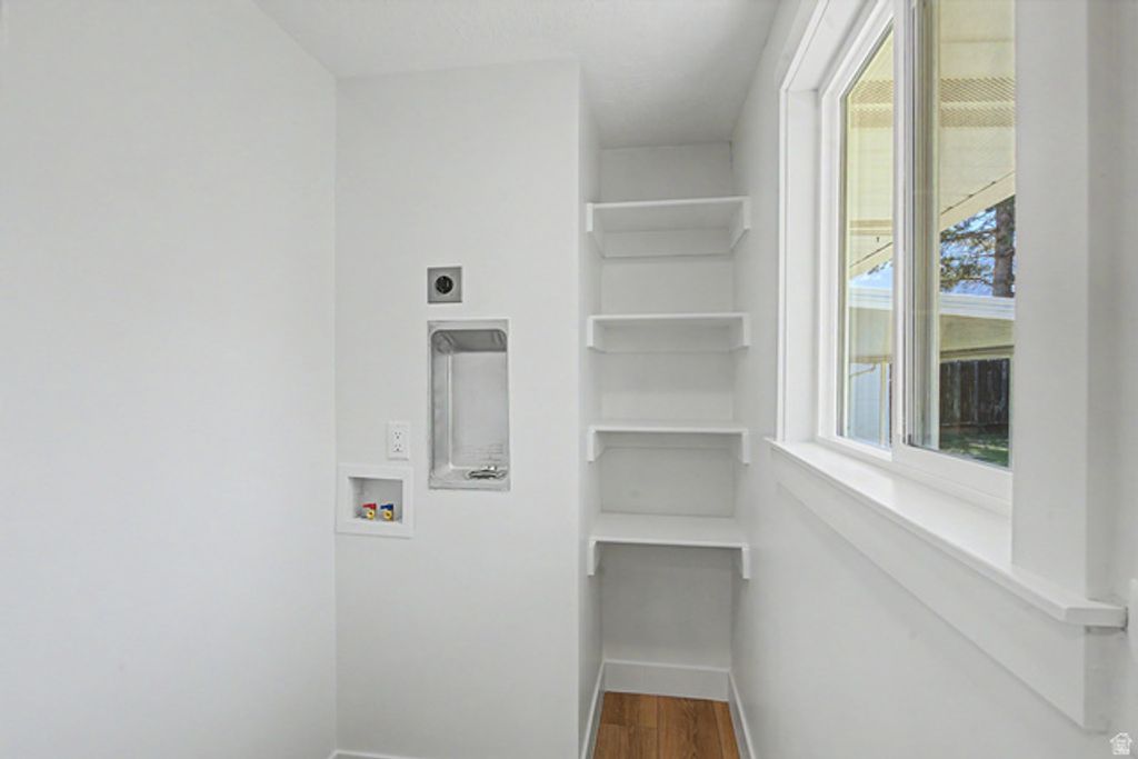 Image 10 of property listing at 1228 E NORTH EDEN CIR, Sandy, UT 84094