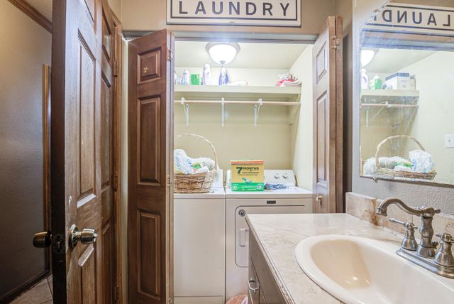 8123 Tareyton Lane, Houston, TX 77075