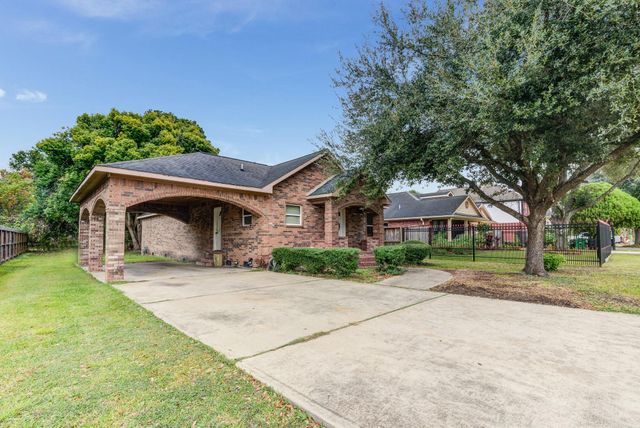 8123 Tareyton Lane, Houston, TX 77075