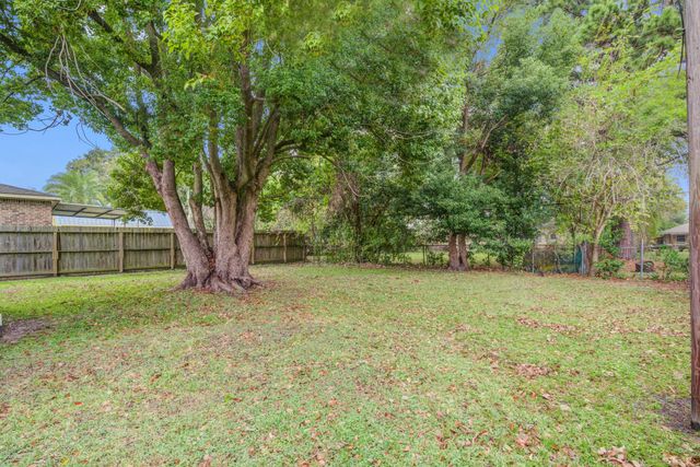 8123 Tareyton Lane, Houston, TX 77075