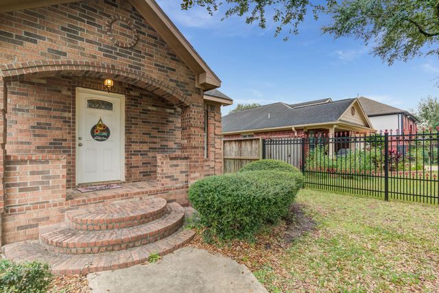 8123 Tareyton Lane, Houston, TX 77075