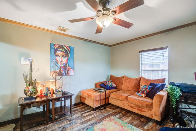 8123 Tareyton Lane, Houston, TX 77075