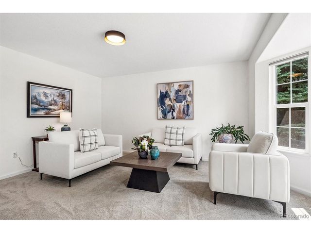 6129 S Newark Way, Englewood, CO 80111
