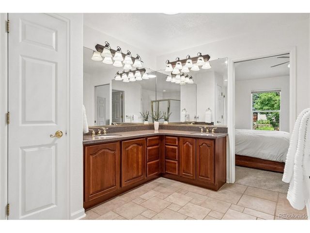 6129 S Newark Way, Englewood, CO 80111
