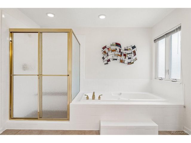 6129 S Newark Way, Englewood, CO 80111