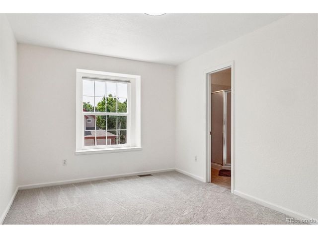 6129 S Newark Way, Englewood, CO 80111