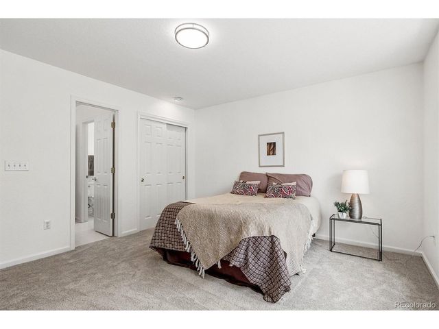 6129 S Newark Way, Englewood, CO 80111