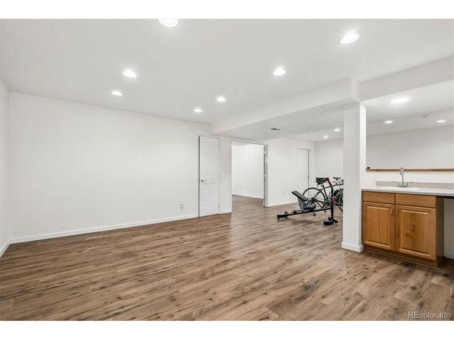 6129 S Newark Way, Englewood, CO 80111