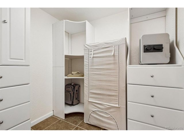 6129 S Newark Way, Englewood, CO 80111